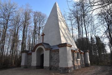 Grobowiec Piramida w Rapie