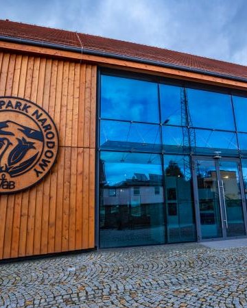 CENTRUM PRZYRODNICZO-EDUKACYJNE KARKONOSKIEGO PARKU NARODOWEGO - PAŁAC SOBIESZÓW