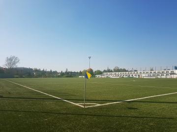 Boisko piłkarskie ze sztuczną nawierzchnią